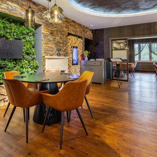 Garden Restaurant & Pension Pardubice Kültér fotó