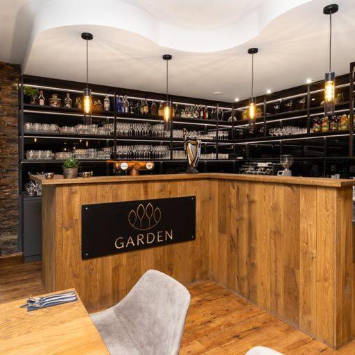Garden Restaurant & Pension Pardubice Kültér fotó